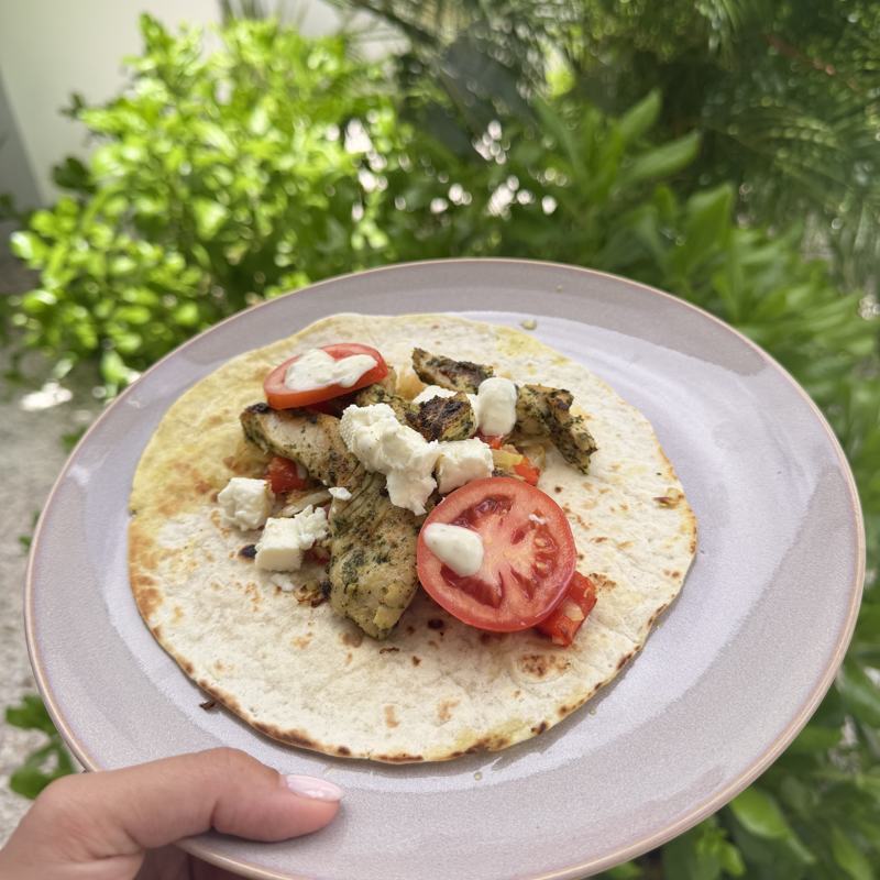 Wrap with chicken, tomato and feta